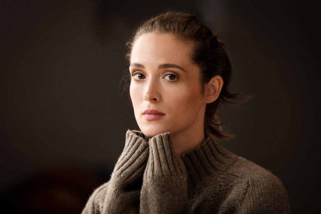 Friederike Becht as Nadja Simon