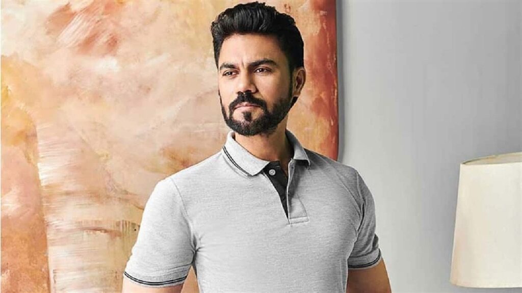 Gaurav Chopra as Aditya Grover