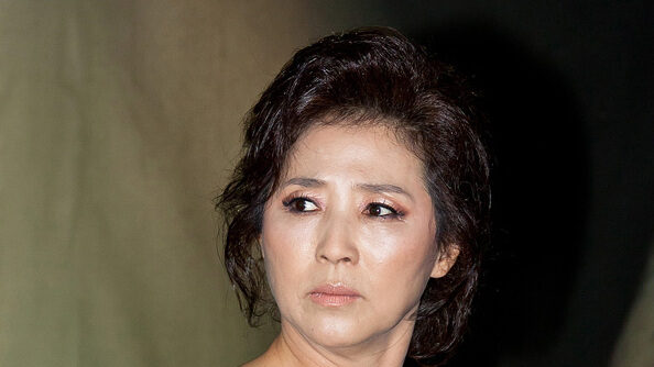 Go Doo-shim as Bok Man-heum