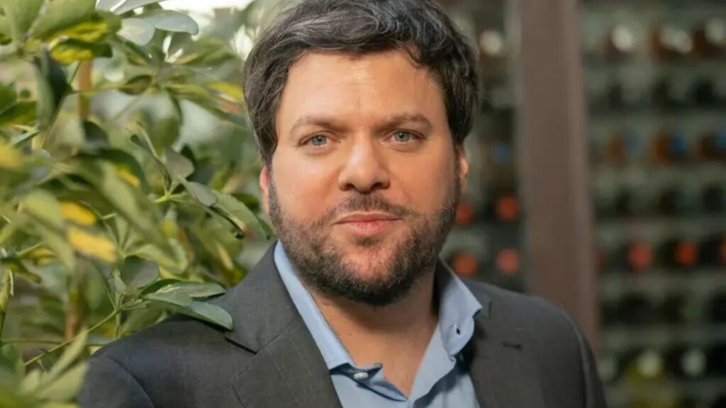 Chiquititas: Review, Story, Cast, Episodes, Release Date, Budget & More Guido Kaczka as Felipe "Piojo" Fraga