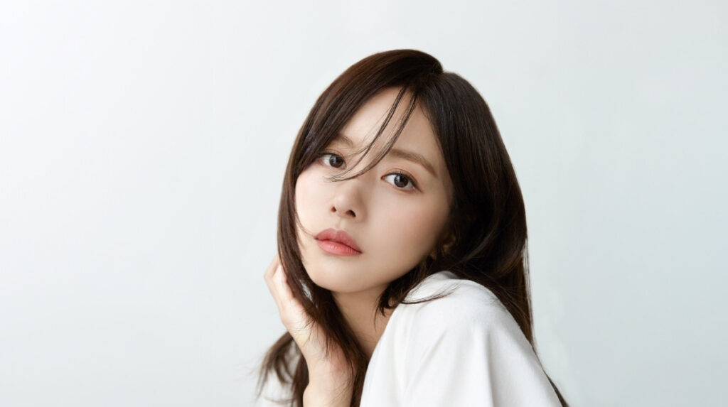 Master's Sun: Review, Story, Cast, Episodes, Release Date, Budget & More Han Bo-reum as Cha Hee-joo (Hanna Brown)