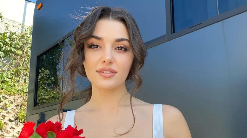 Hande Erçel Biography, Height, Weight, Age, Movies, Husband, Family, Salary, Net Worth, Facts & More