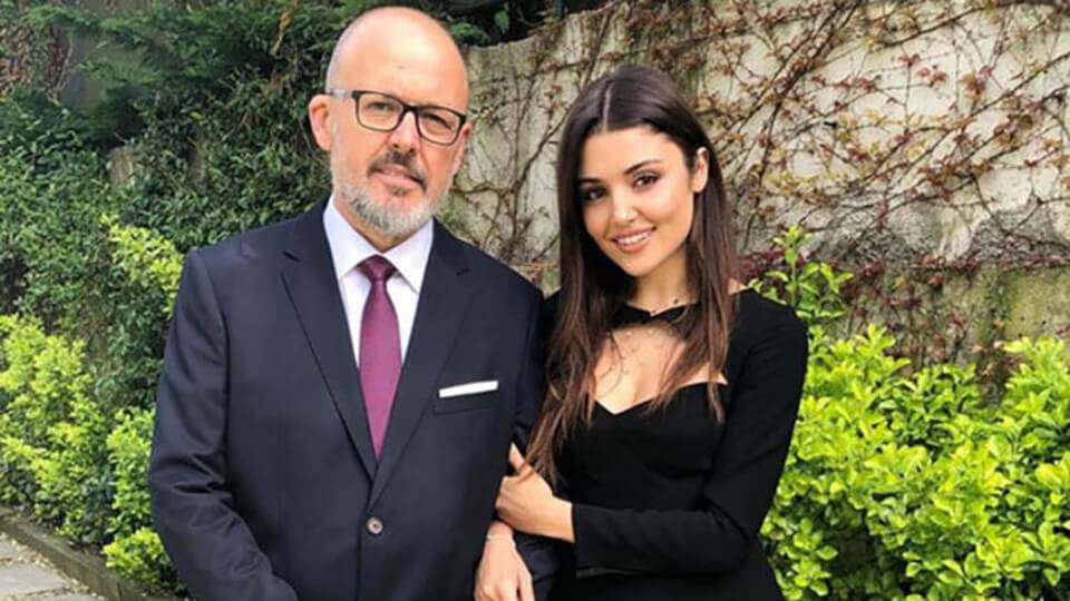 Hande ErçelWith Her Father