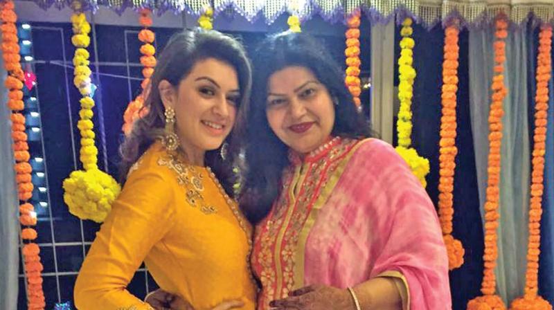 Hansika Motwani With Her Mother