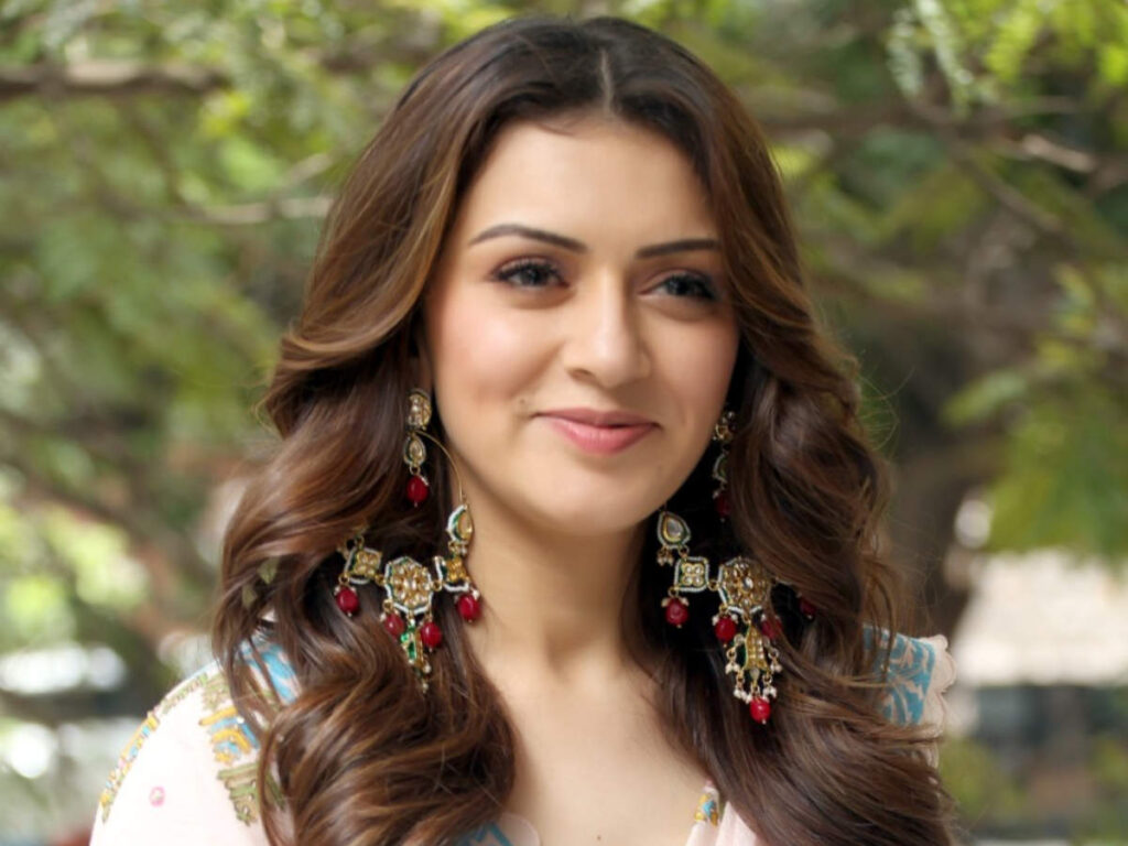 Hansika Motwani as demon Princess Manthagini