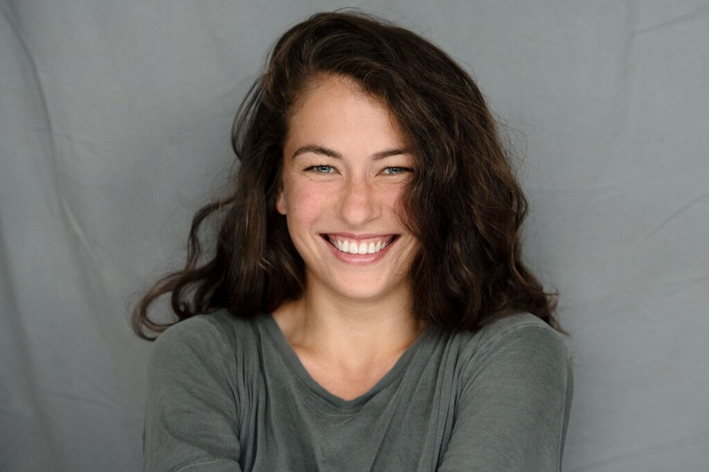 Henriette Confurius as Liv