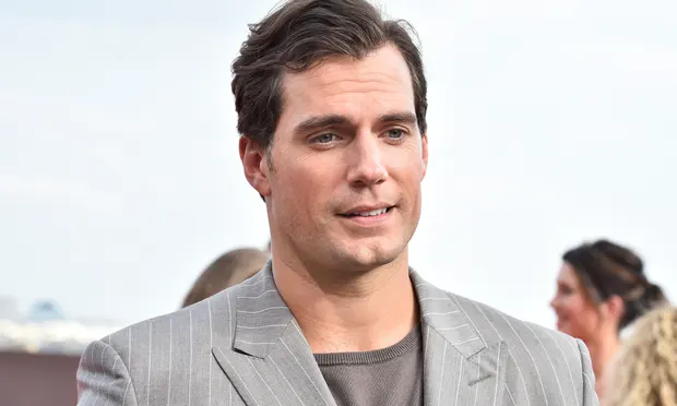 Henry Cavill Biography, Height, Weight, Age, Movies, Wife, Family, Salary, Net Worth, Facts & More