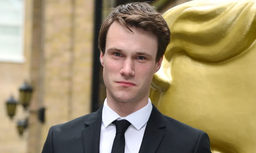 Hugh Skinner as Harry
