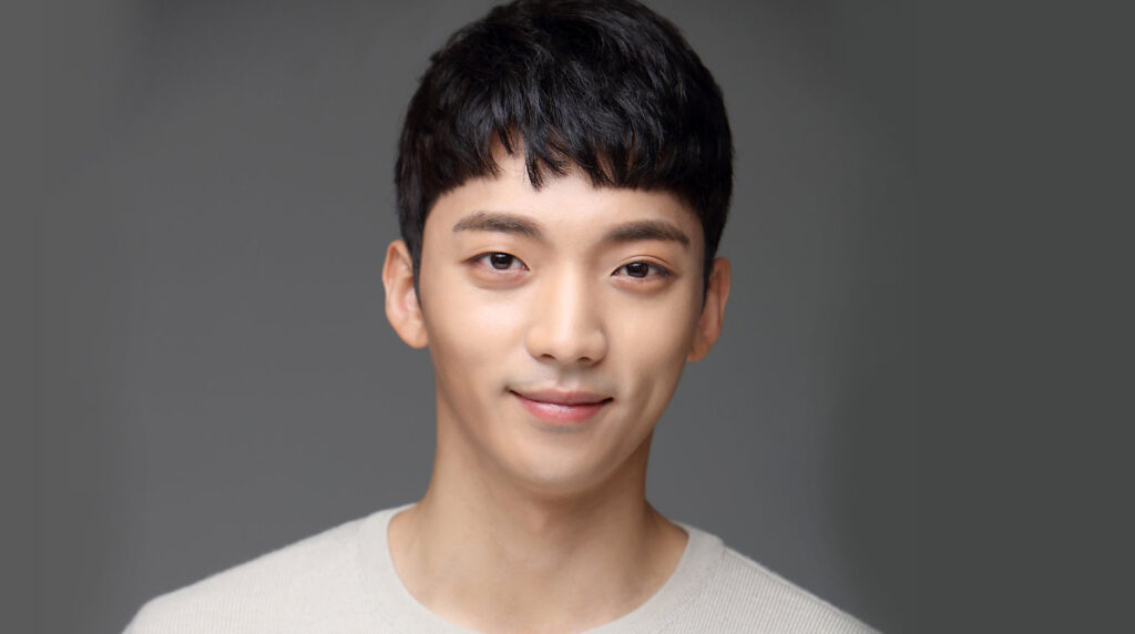 Tale of the Nine Tailed: Review, Story, Cast, Episodes, Release Date, Budget & More Hwang Hee as Goo Shin-joo