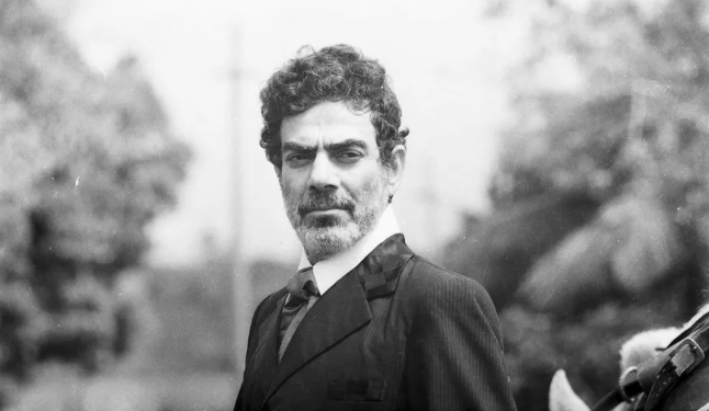 Isaac Bardavid as Francisco