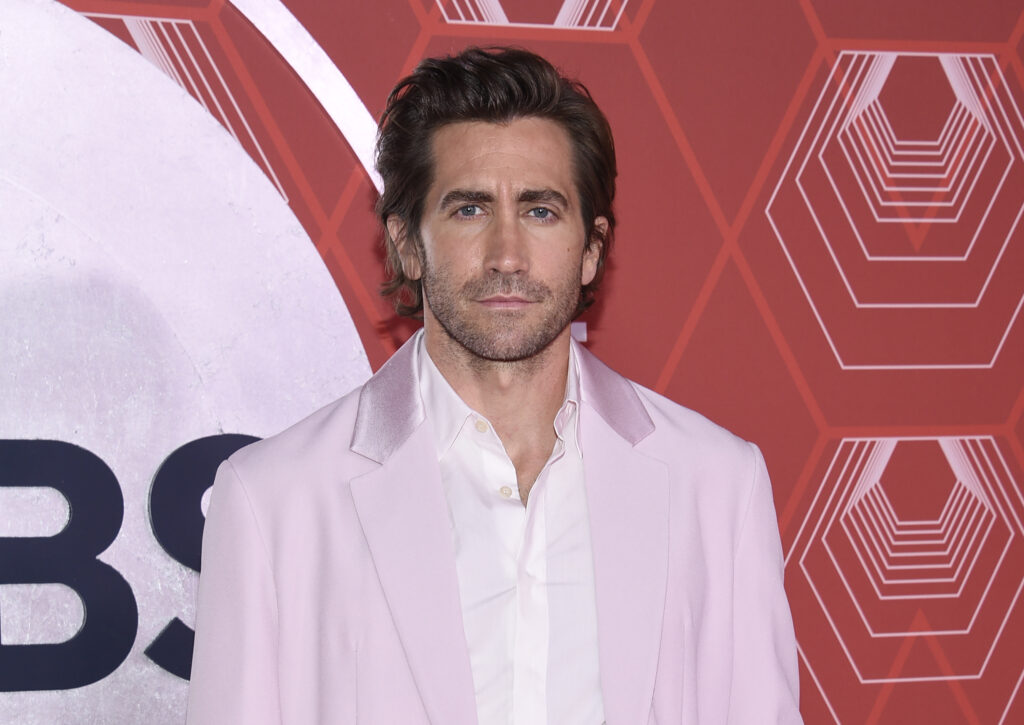  Jake Gyllenhaal as Joe Baylor