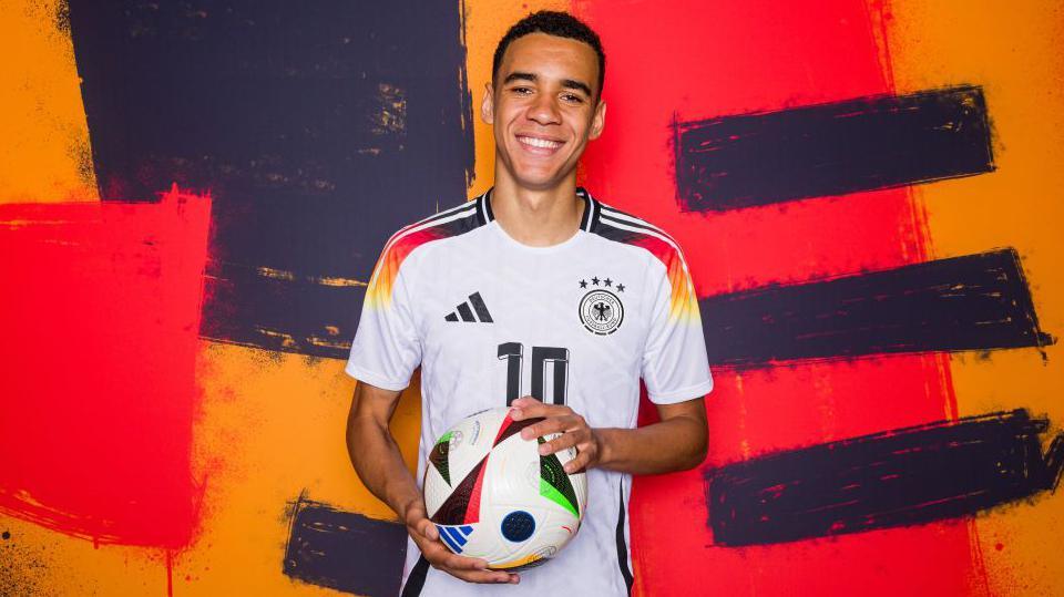 Jamal Musiala Biography, Height, Weight, Age, Stats, Wife, Salary, Net Worth & More