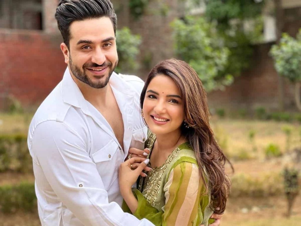 Jasmin Bhasin With Aly Goni