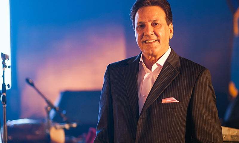 Javed Sheikh as Absar a.k.a. Baray Bhaiya