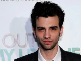 Jay Baruchel Biography Height Weight Age Movies Wife Family Salary Net Worth Facts More