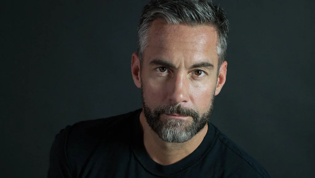 Jay Harrington Biography, Height, Weight, Age, Movies, Wife, Family, Salary, Net Worth, Facts & More