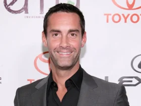 Jay Harrington Biography Height Weight Age Movies Wife Family Salary Net Worth Facts More