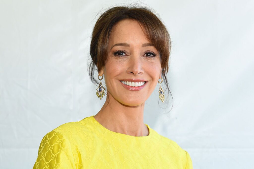 The Book of Boba Fett: Review, Story, Cast, Episodes, Release Date, Budget & More Jennifer Beals as Garsa Fwip