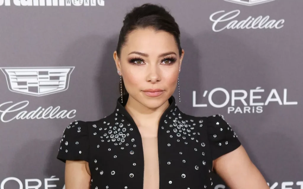 Jessica Parker Kennedy Biography, Height, Weight, Age, Movies, Husband, Family, Salary, Net Worth, Facts & More