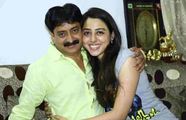 Jheel Mehta With Her Father