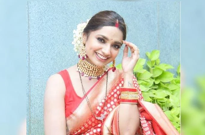 Jiya Shankar as Pakhi