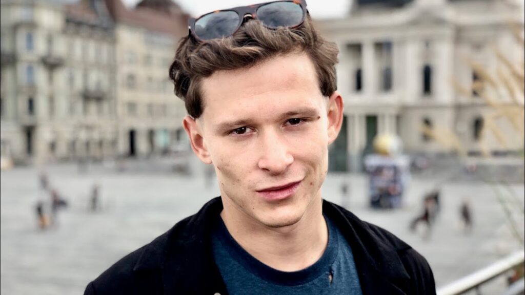 Joel Basman as Paling