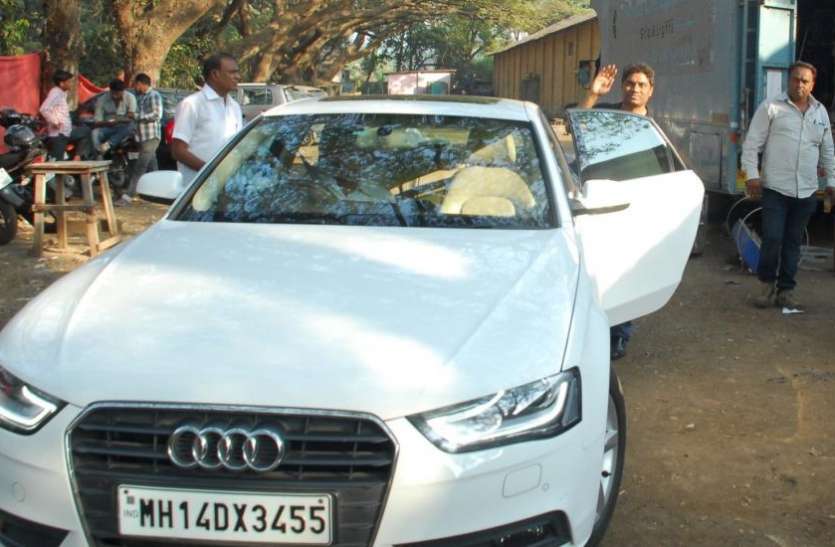 Johnny Lever With His Car