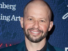 Jon Cryer Biography Height Weight Age Movies Wife Family Salary Net Worth Facts More