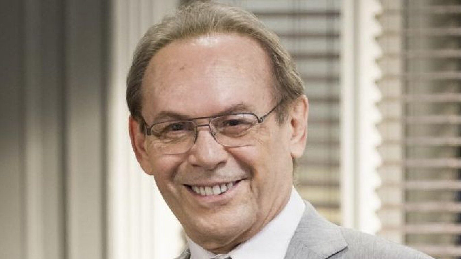 Roque Santeiro: Review, Story, Cast, Episodes, Release Date, Budget & More José Wilker as Roque Santeiro (Luís Roque Duarte)