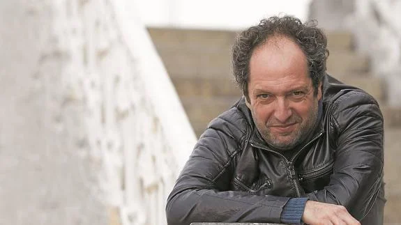 The Girl in the Mirror: Review, Story, Cast, Episodes, Release Date, Budget & More Josean Bengoetxea