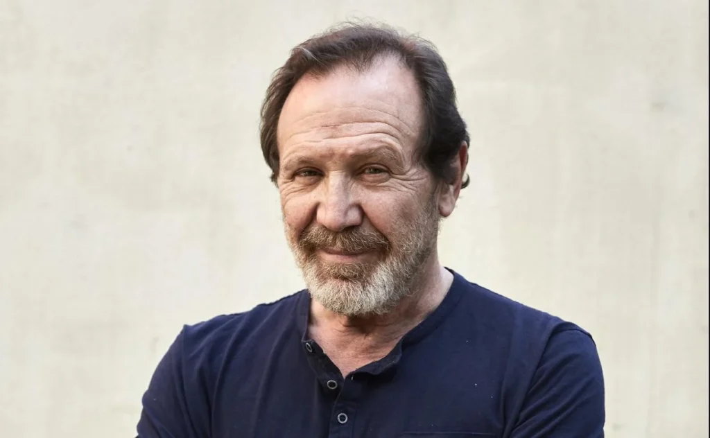 El ministerio del tiempo: Review, Story, Cast, Episodes, Release Date, Budget & More Juan Gea as Ernesto Jiménez