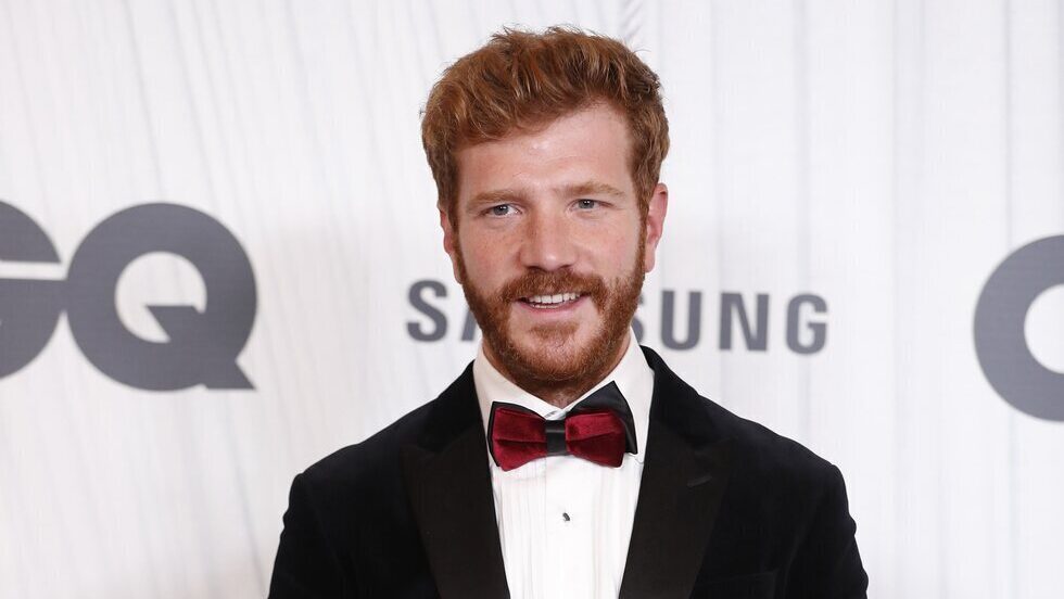 Juanlu González as Borja 