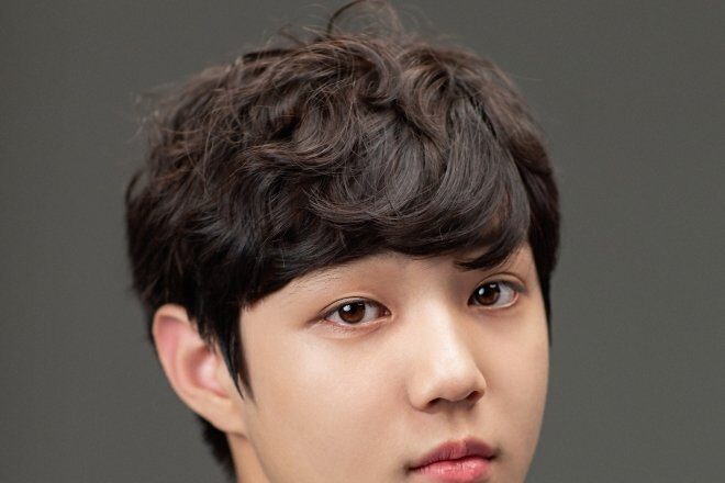 The World of the Married: Review, Story, Cast, Episodes, Release Date, Budget & More Jun Jin-seo as Lee Joon Young