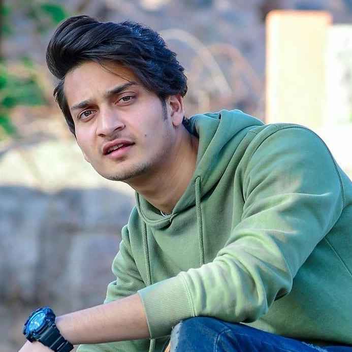 Junaid Malik Biography Height Weight Age Instagram Girlfriend Family Affairs Salary Net Worth Photos Facts More