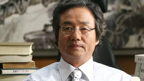 Jung Dong-hwan as Kim Jin-woo