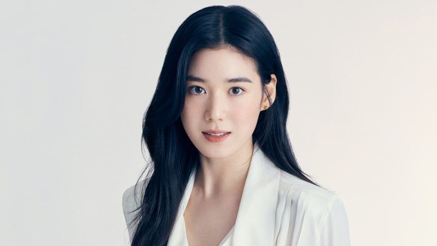 Jung Eun-chae as Koo Seo-ryeong / Koo Eun-ah