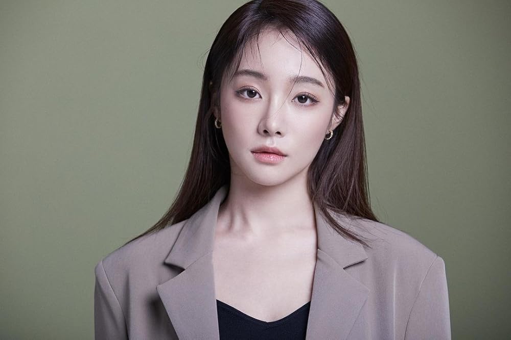 Extraordinary Attorney Woo: Review, Story, Cast, Episodes, Release Date, Budget & More Jung Han-bit as young Tae Soo-mi