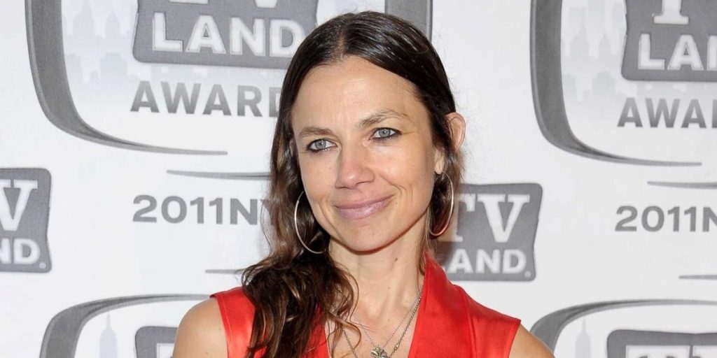 Justine Bateman Biography, Height, Weight, Age, Movies, Husband, Family, Salary, Net Worth, Facts & More