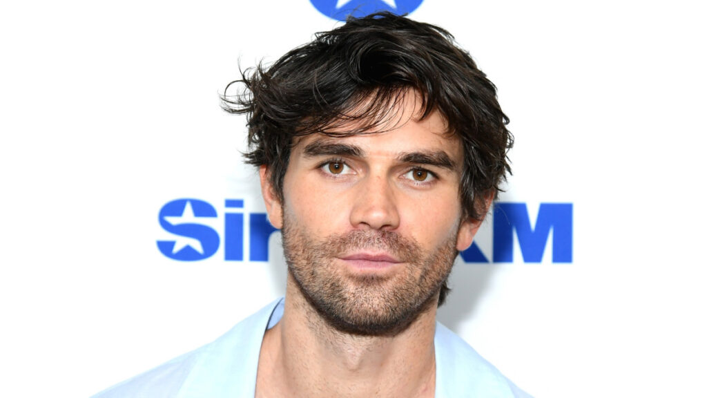 Riverdale: Review, Story, Cast, Episodes, Release Date, Budget & More KJ Apa as Archie Andrews