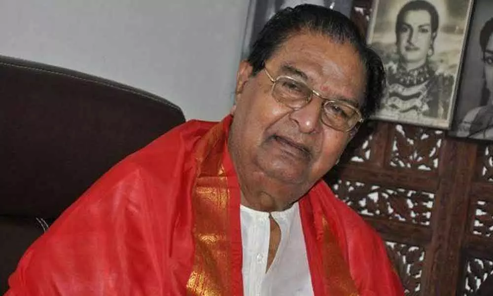 Kaikala Satyanarayana as Pooja's paternal grandfather