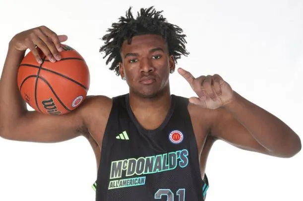 Karter Knox Biography, Height, Weight, Age, Stats, Wife, Salary, Net Worth & More