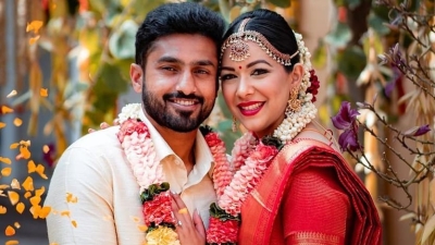 Karun Nair With Sanaya Tankariwala