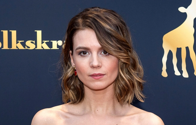 Katja Herbers Biography Height Weight Age Movies Husband Family Salary Net Worth Facts More