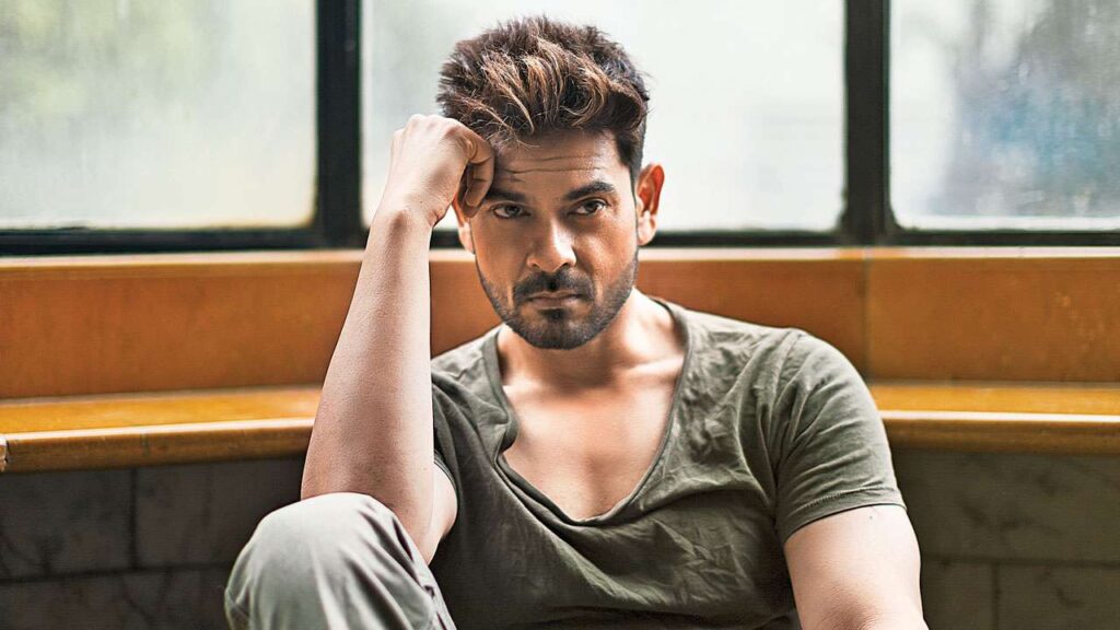 Keith Sequeira as Nitin Salgaonkar