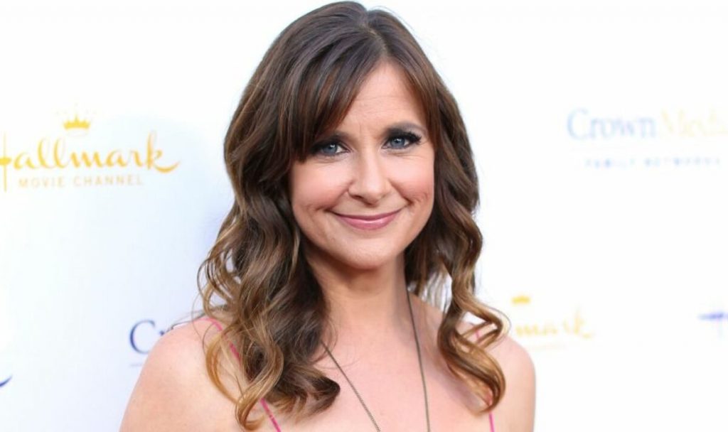 Kellie Martin Biography, Height, Weight, Age, Movies, Husband, Family, Salary, Net Worth, Facts & More