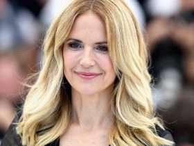 Kelly Preston Biography Height Weight Age Movies Husband Family Salary Net Worth Facts More 2