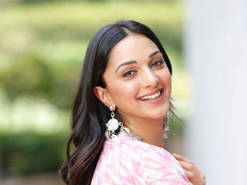 Kiara Advani as Dimple Cheema, Vicky's girlfriend and fiancée