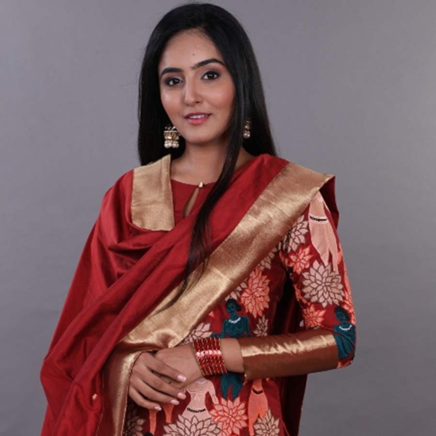 Kinjal Dhamecha Biography, Height, Age, TV Serials, Husband, Family, Salary, Net Worth, Awards, Photos, Facts & More