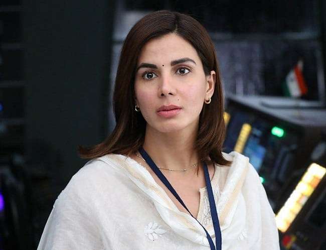 Kirti Kulhari as Neha Siddiqui