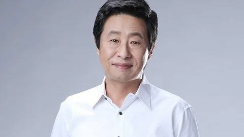 Oh My Ghost: Review, Story, Cast, Episodes, Release Date, Budget & More Lee Dae-yeon as Shin Myeong-ho